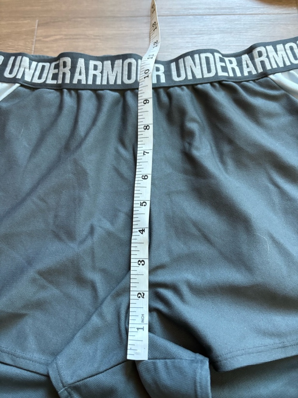 Under Armour Women’s Black and White Athletic Shorts - Picture 5 of 9